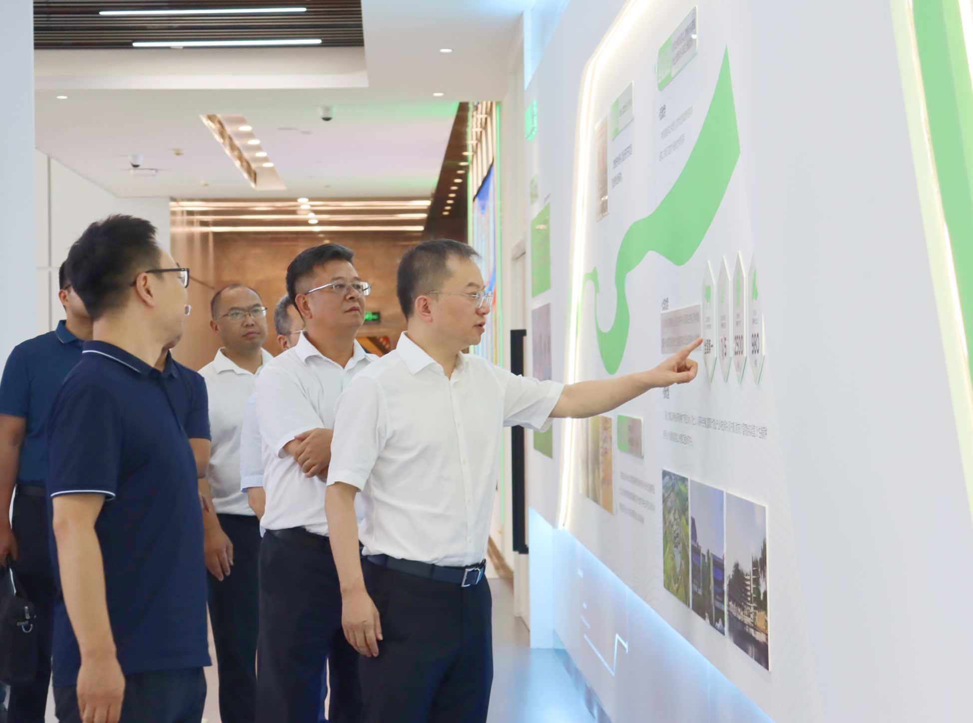 669148872da0b.png ÈýÌ¨ÏØÎ¯Êé¼ÇÔø½¨¾üÒ»Ðе½¼¯Íŵ÷ÑÐ×ù̸2.png