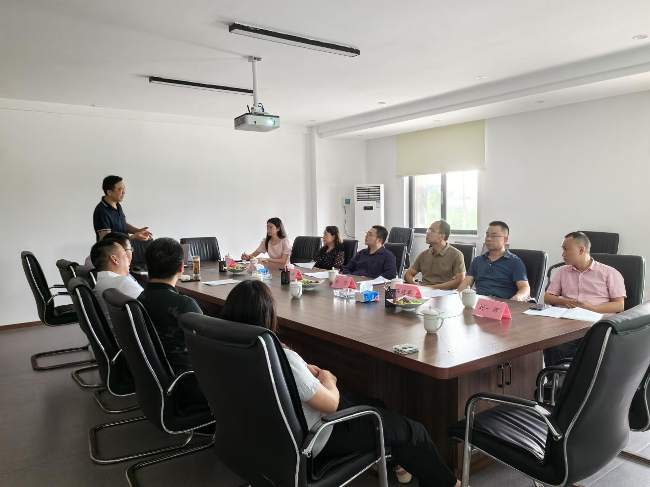 66b43e701b72e.png 农业农村厅生猪种业生长调研组赴川繁猪公司调研生猪种业生长情形2.png