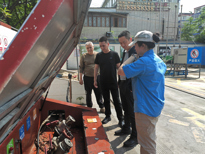 �����µ��ɶ�Ƭ����չ��һ��ǰ�徲���