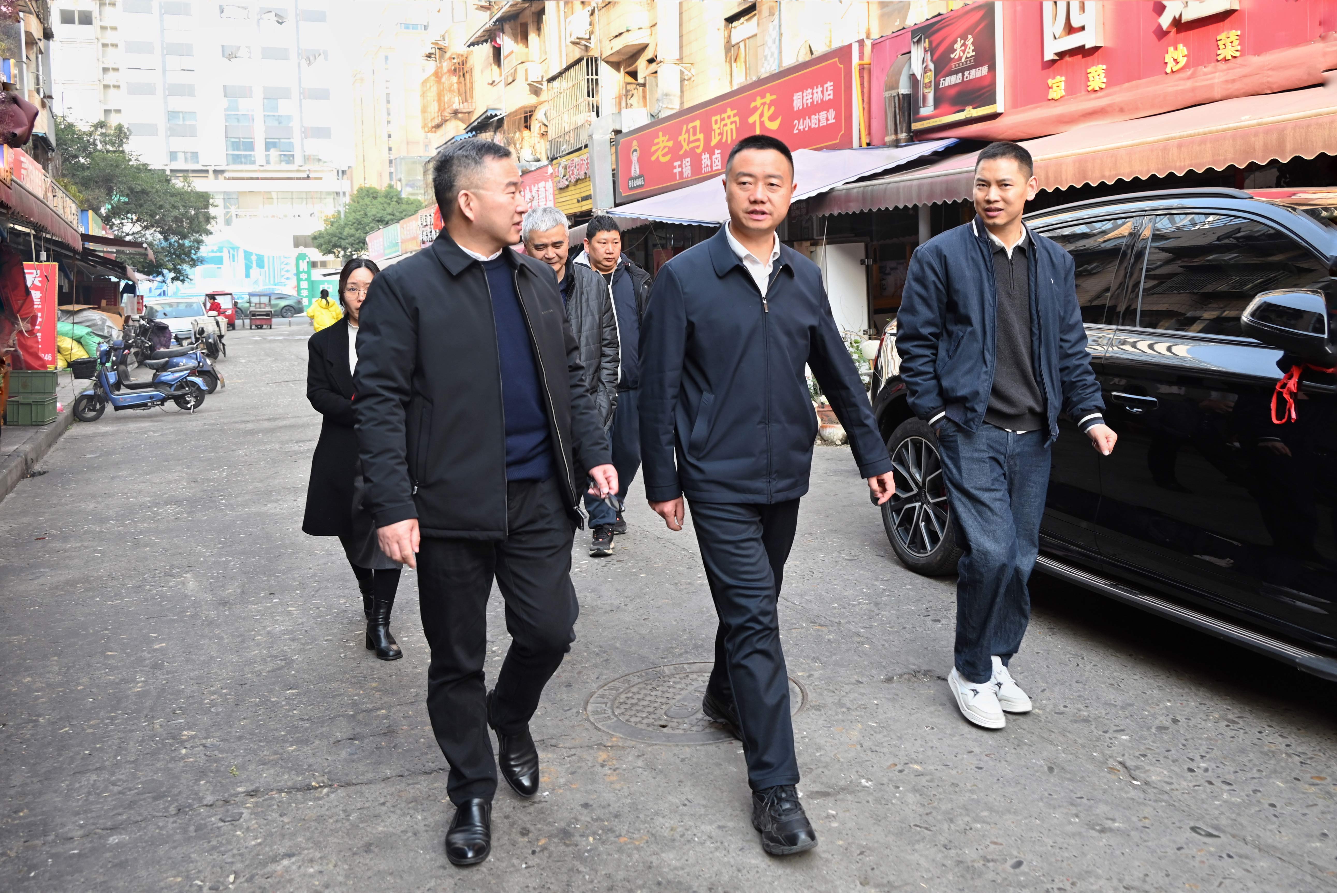 �����µ��ɶ�Ƭ����չ��ǰ�徲���